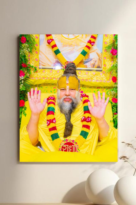 "Premanand Maharaj – Devoties poster with Floral Garland"